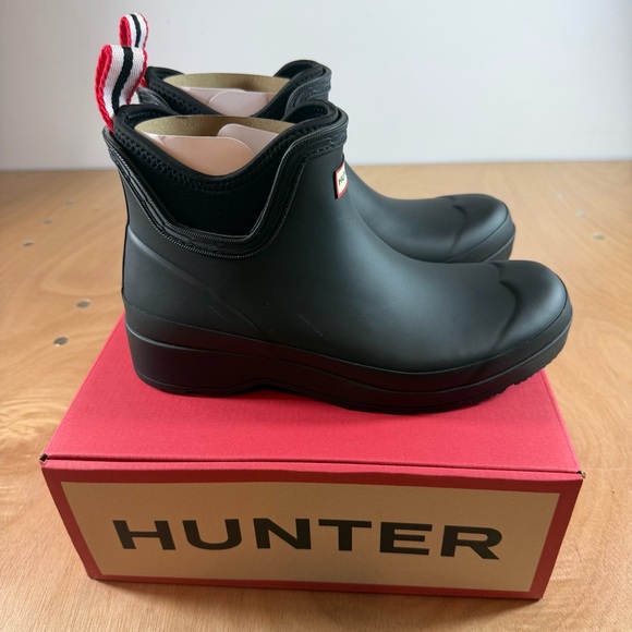 Hunter Shoes - Hunter Matte Black Short Waterproof Ankle Boots with Red-White Pull Tab